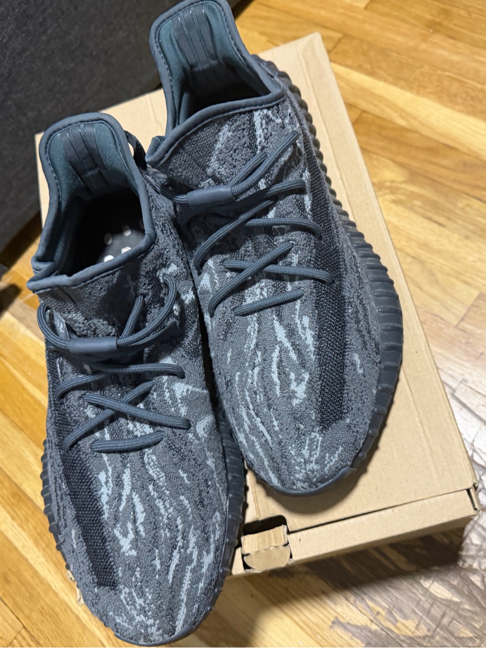 adidas Men's Yeezy boost 350 V2 ‘ MX Dark salt